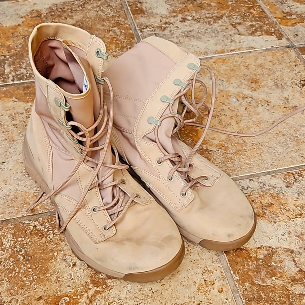 Nike size 12 Tan Combat Boot